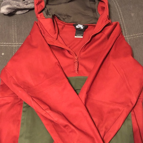 Men’s Orange Nike Hoodie - Picture 2 of 4